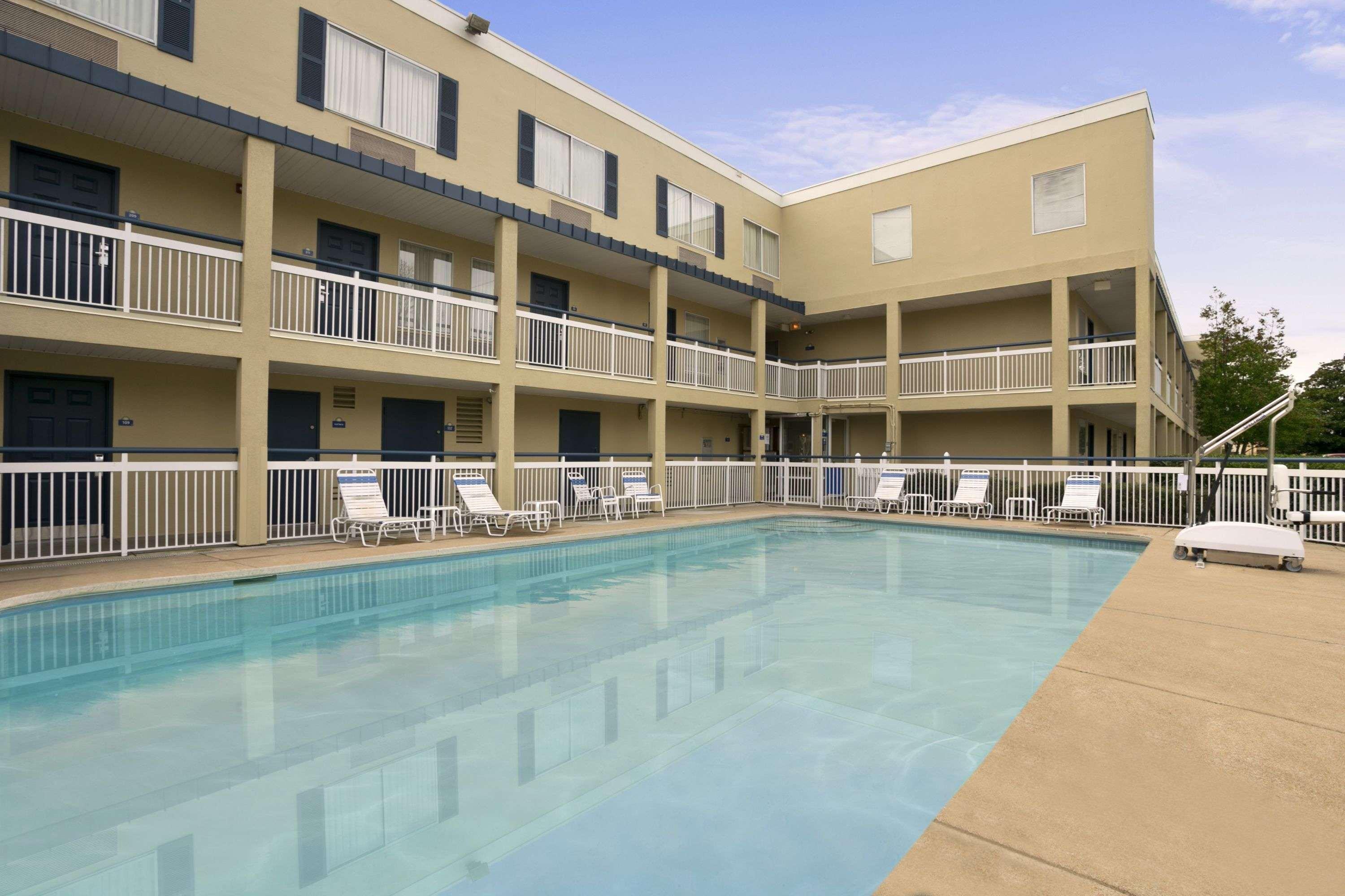Days Inn By Wyndham Chattanooga/Hamilton Place Exteriér fotografie