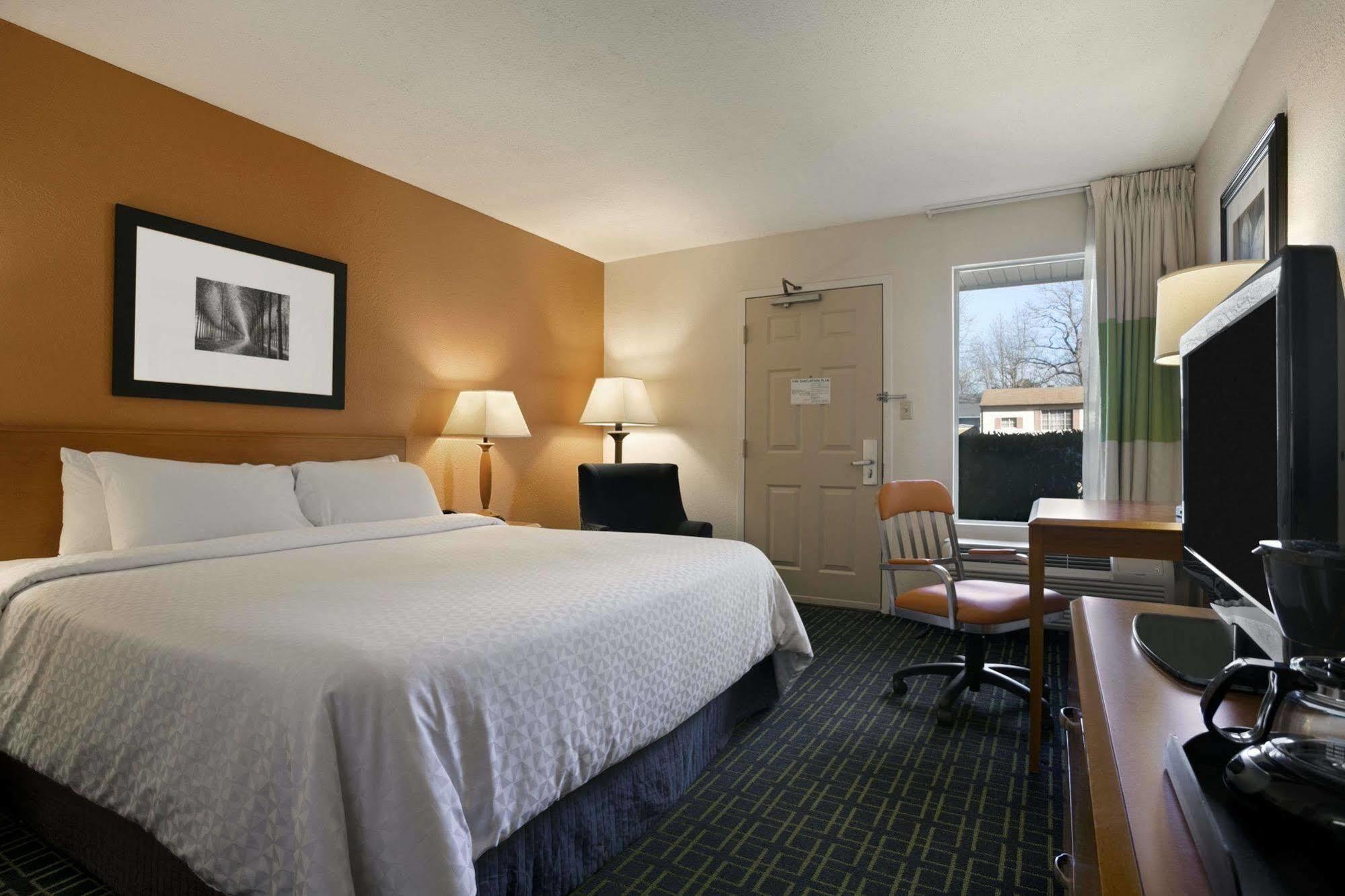 Days Inn By Wyndham Chattanooga/Hamilton Place Exteriér fotografie